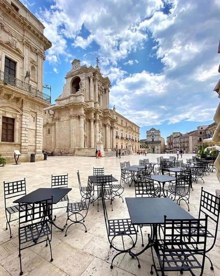 シラクーサOrtigia Charme Piazza Duomoアパートメント エクステリア 写真