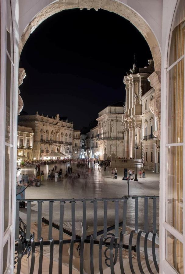 シラクーサOrtigia Charme Piazza Duomoアパートメント エクステリア 写真