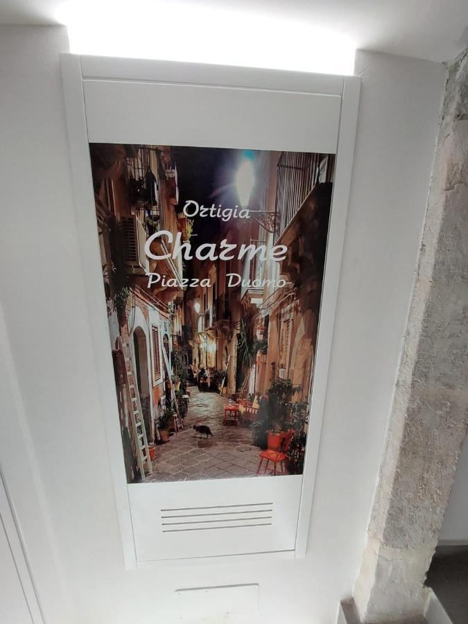シラクーサOrtigia Charme Piazza Duomoアパートメント エクステリア 写真